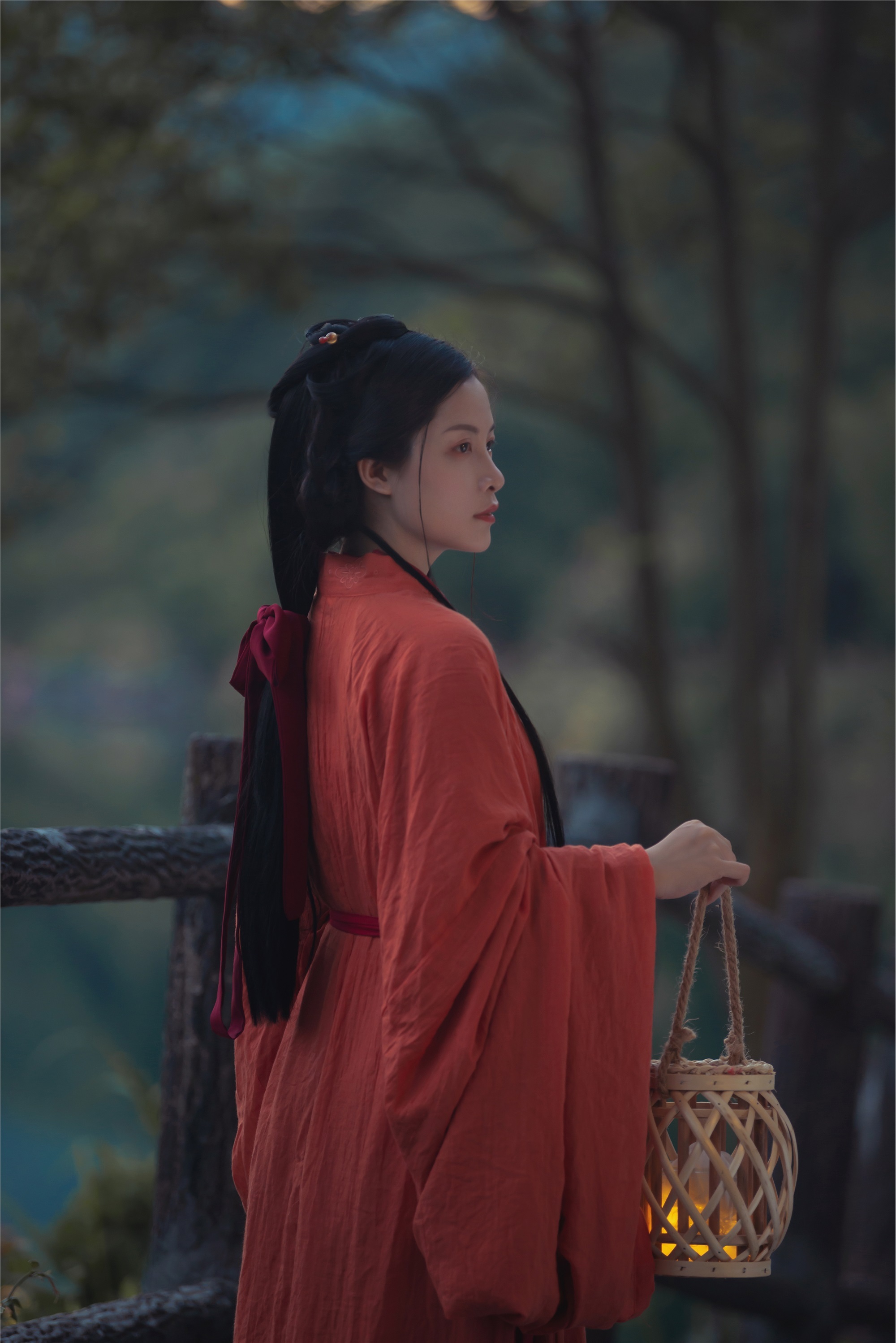 YITUYU艺图语 2021.09.08 人间忽晚 山河已秋 秦笙